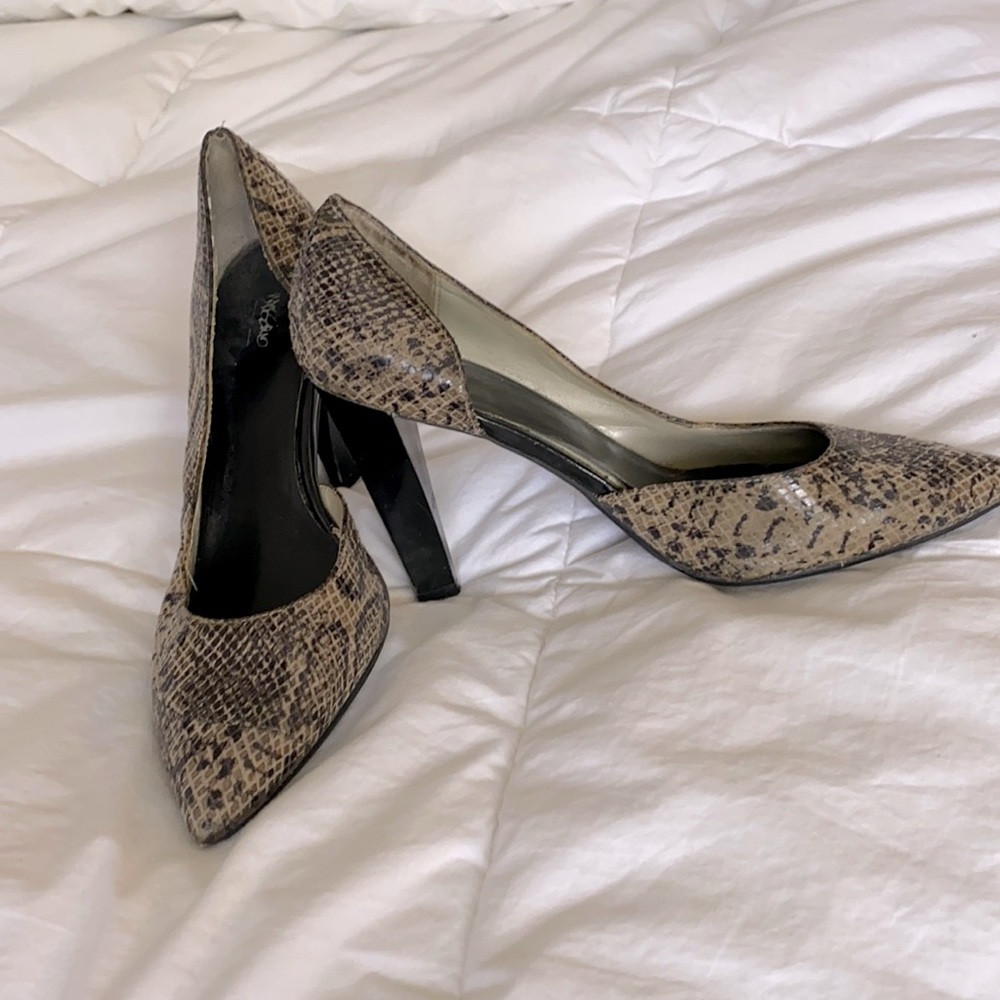 Snakeskin heals